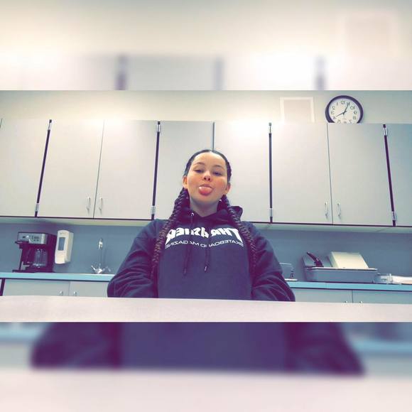 Meet your Posher, Autum - Picture 1 of 1